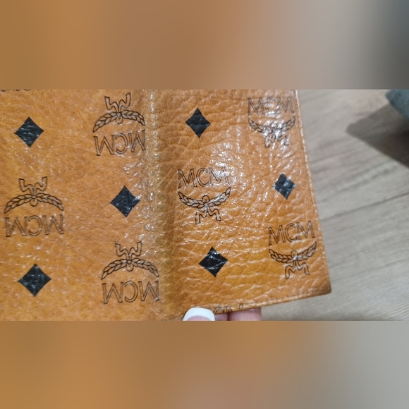 COPY - MCM shoulder bag with matching card holder - Picture 10 of 11